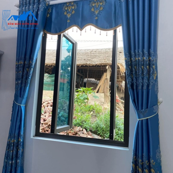 Rèm Hoa Xanh Da Trời Phong Thủy