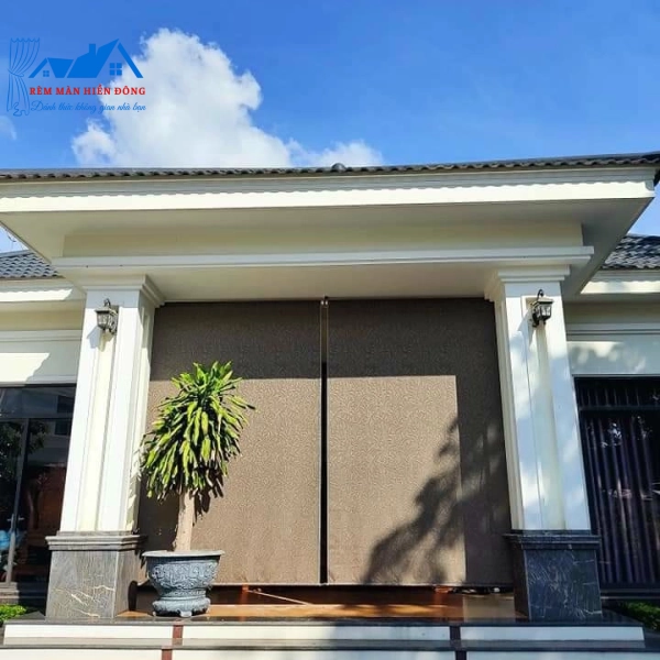 Mẫu Rèm Cuốn Bạt Che Nắng Mưa