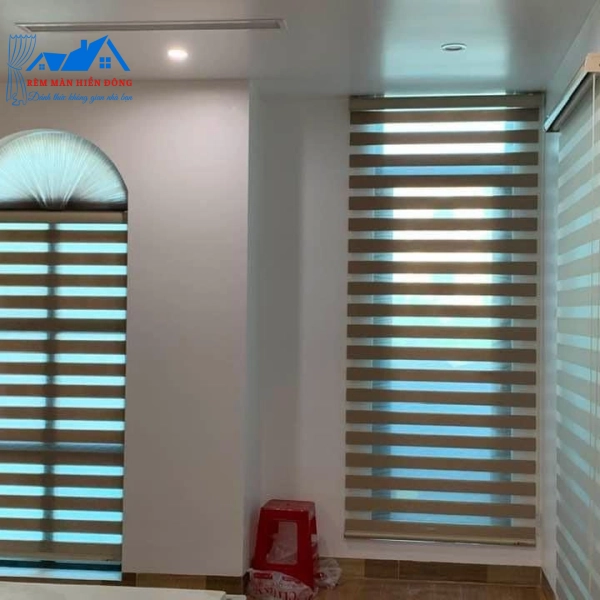 Rèm Vải Trơn Kết Hợp Rèm Cầu Vồng Sang Trọng